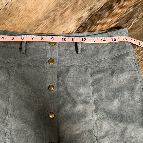 The Impeccable Pig button front skirt-‎ large - Picture 6 of 8